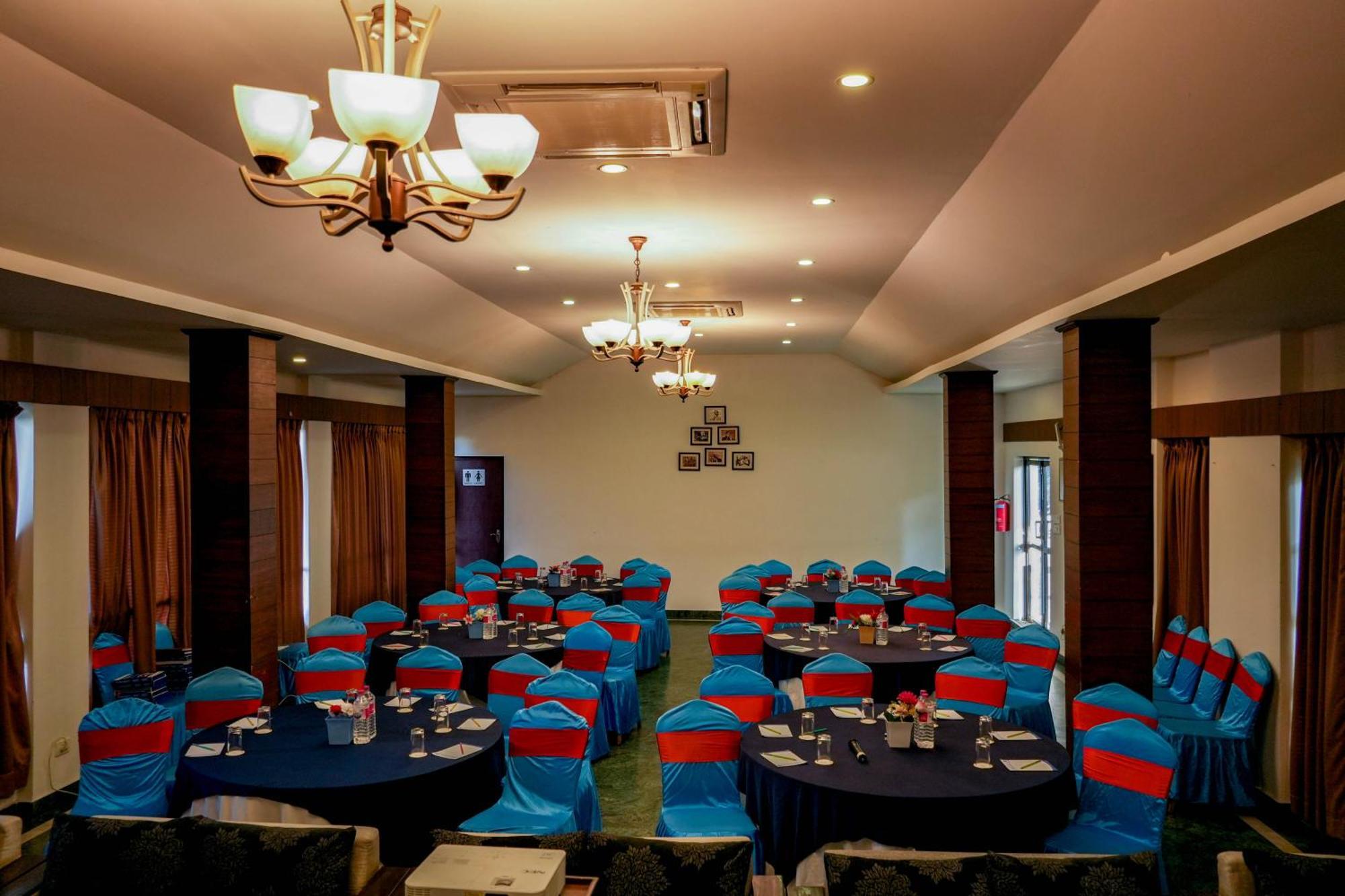 פוקהרה Himalayan Front Hotel By Kgh Group מראה חיצוני תמונה